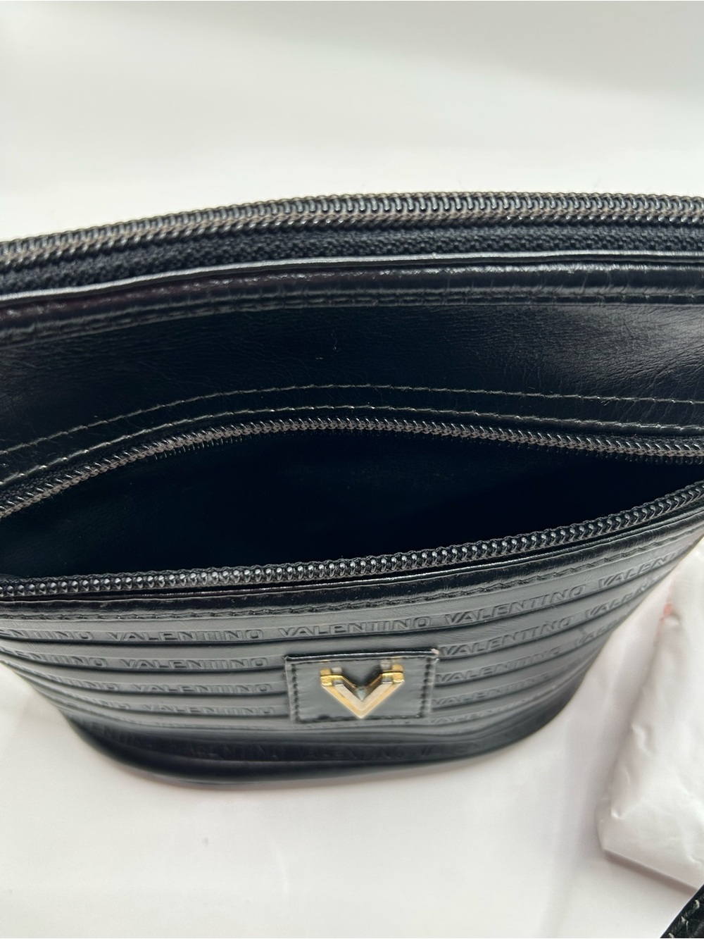 Mario Valentino Vintage Black Crossbody with Gold V Emblem - Picture 7 of 9